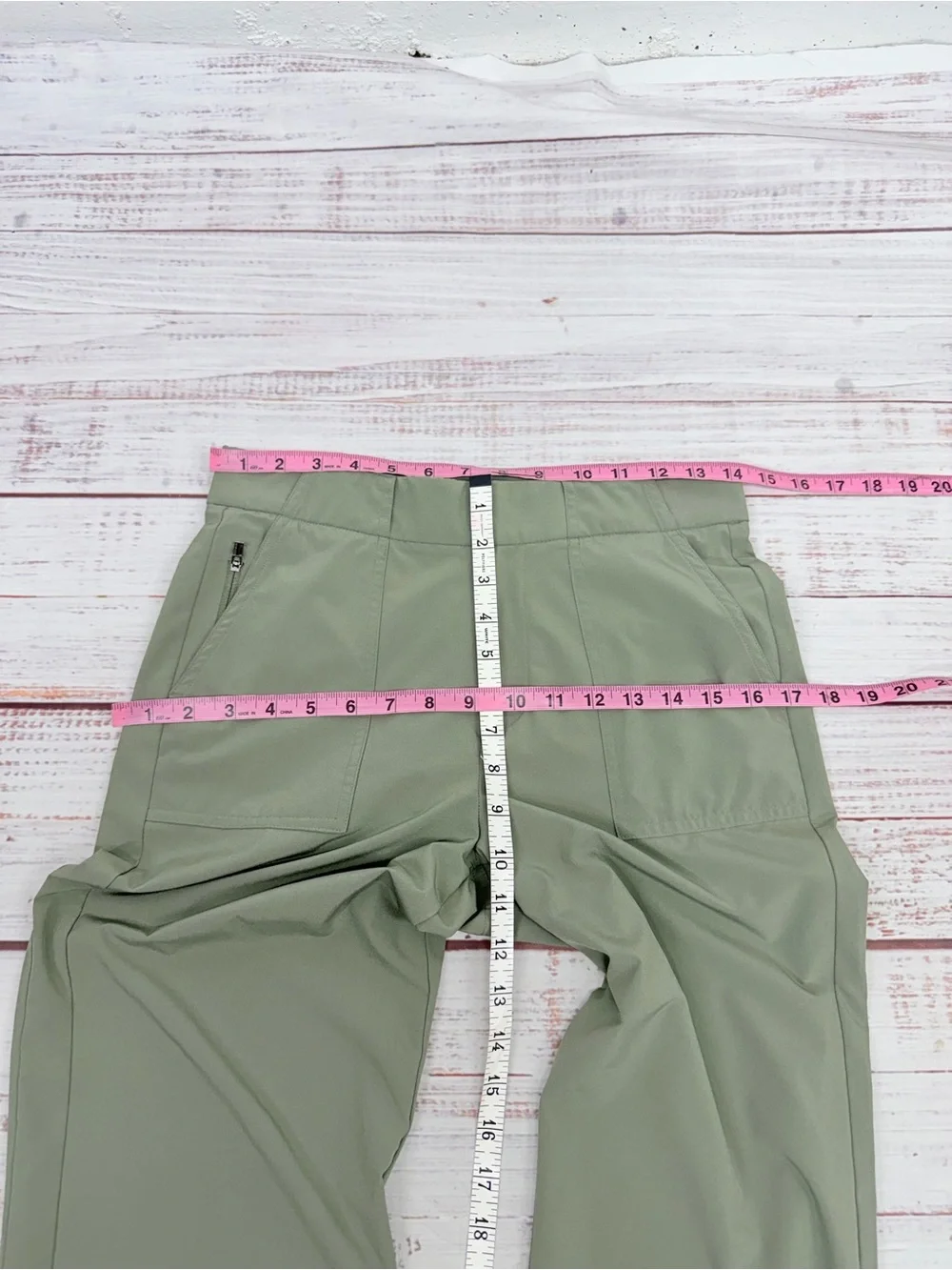 Athleta Women’s size 0 Tribeca Laurel Olive Utility Crop Pants